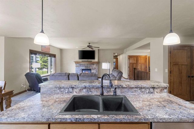 N1903 SWANEE CIRCLE, Greenville, WI 54942