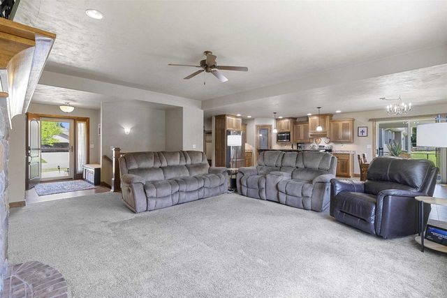 N1903 SWANEE CIRCLE, Greenville, WI 54942