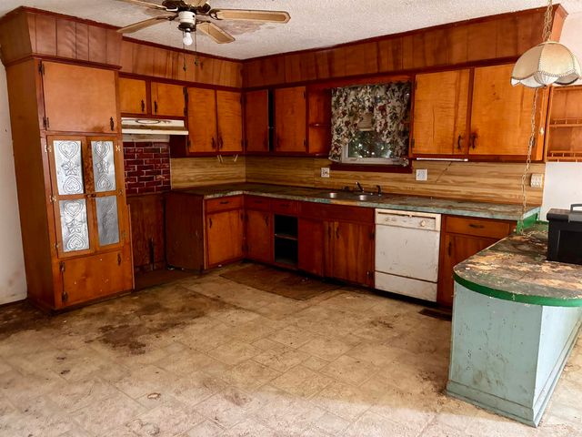 1413 View Street, Morrilton, AR 72110