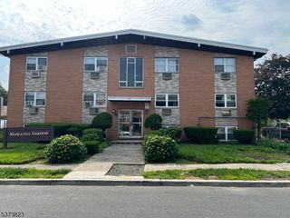 14 Hazard Pl 2G, Elizabeth City, NJ 07208