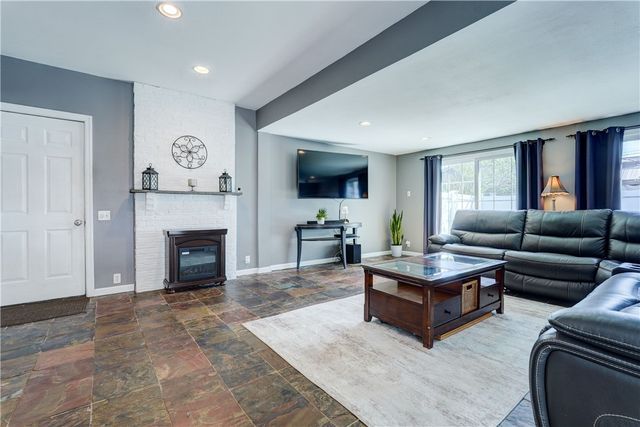 17 Hilltop Drive, Pittsford, NY 14534