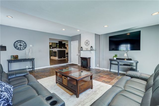 17 Hilltop Drive, Pittsford, NY 14534