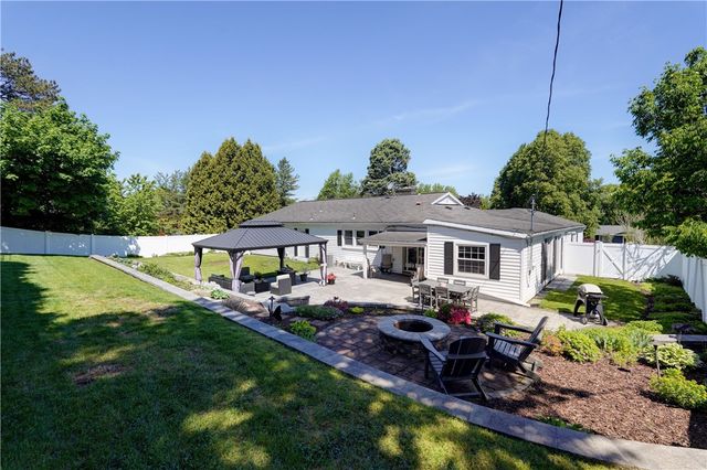 17 Hilltop Drive, Pittsford, NY 14534