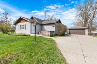 10 NE Circle Drive, Joliet, IL 60433