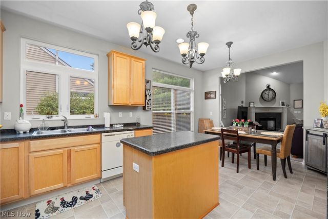 652 Lakeside Drive, Avon Lake, OH 44012