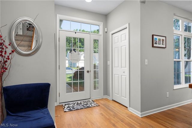 652 Lakeside Drive, Avon Lake, OH 44012