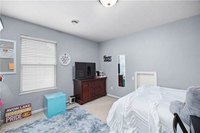 652 Lakeside Drive, Avon Lake, OH 44012