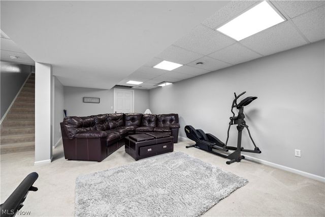 652 Lakeside Drive, Avon Lake, OH 44012