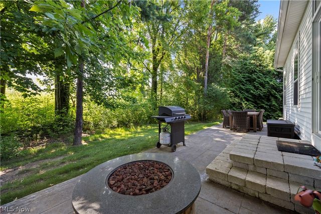 652 Lakeside Drive, Avon Lake, OH 44012