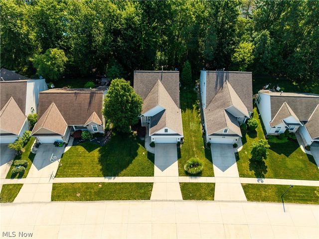 652 Lakeside Drive, Avon Lake, OH 44012