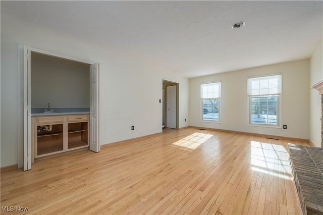 20868 Parkwood Lane, Strongsville, OH 44149