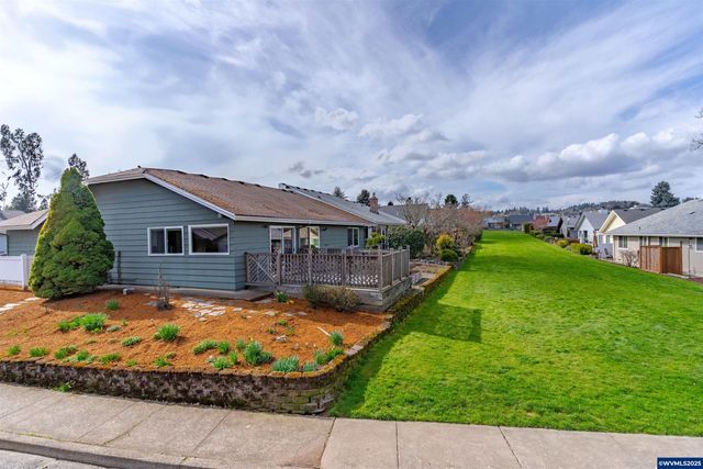 1694 Sunrise Cir NW, Salem, OR 97304