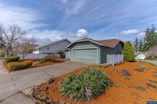1694 Sunrise Cir NW, Salem, OR 97304