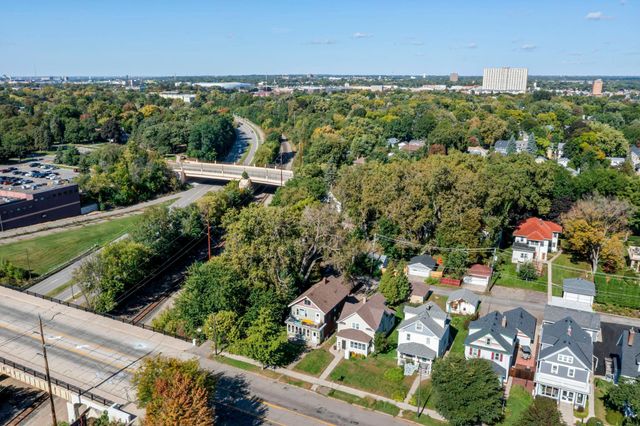 1217 Grand Avenue, Saint Paul, MN 55105