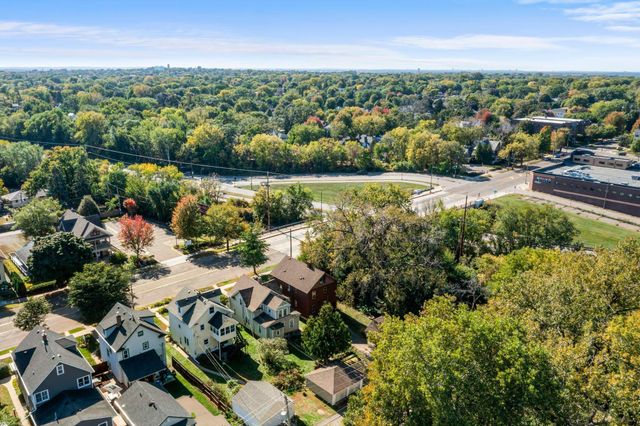1217 Grand Avenue, Saint Paul, MN 55105