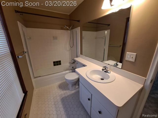 37025 Brynford Drive, Clinton Township, MI 48036