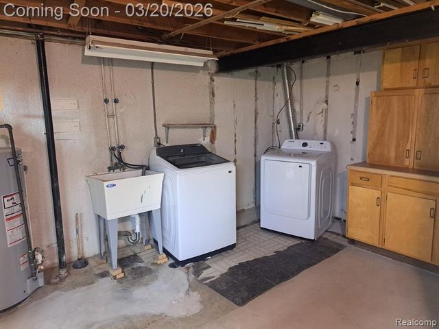 37025 Brynford Drive, Clinton Township, MI 48036