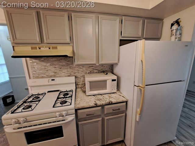 37025 Brynford Drive, Clinton Township, MI 48036