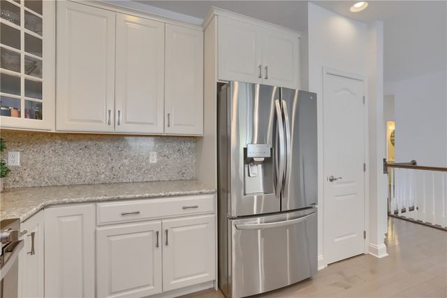 1653 Blackburn Heights Dr, Sewickley, PA 15143