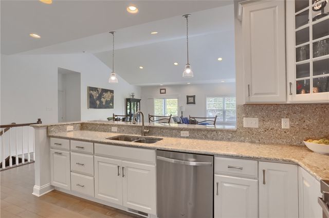 1653 Blackburn Heights Dr, Sewickley, PA 15143