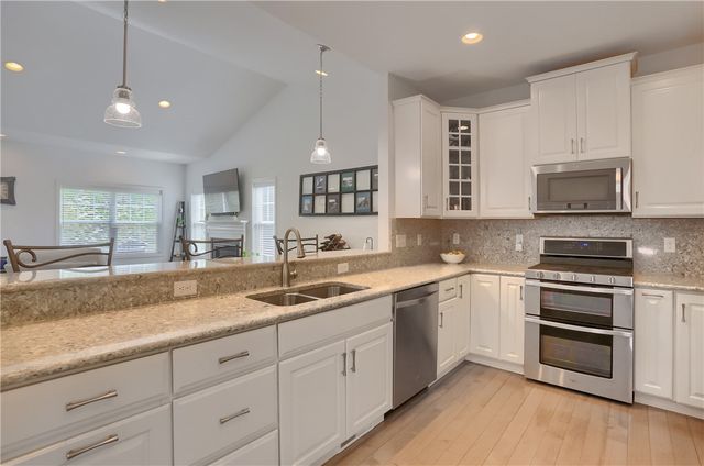 1653 Blackburn Heights Dr, Sewickley, PA 15143