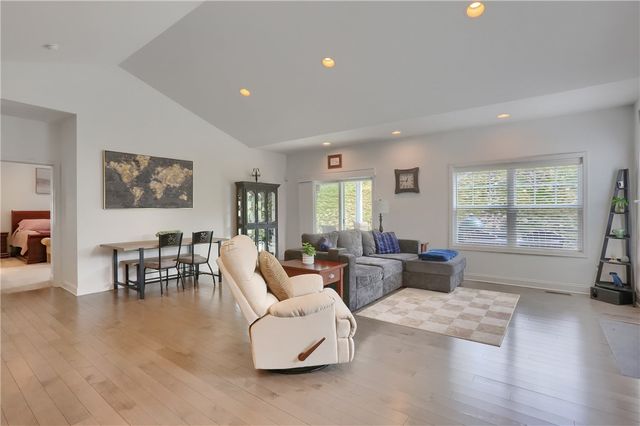 1653 Blackburn Heights Dr, Sewickley, PA 15143