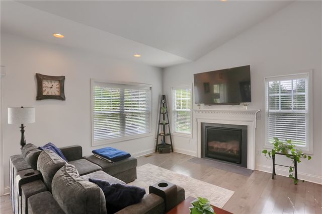 1653 Blackburn Heights Dr, Sewickley, PA 15143