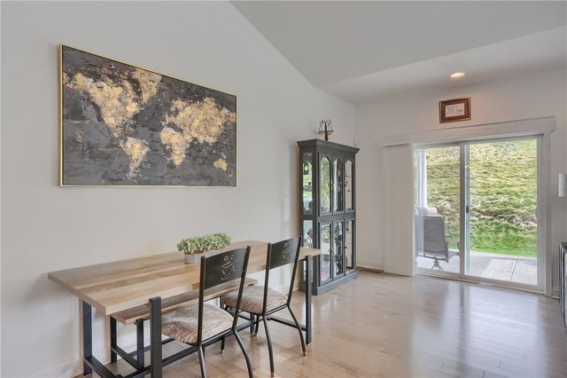 1653 Blackburn Heights Dr, Sewickley, PA 15143