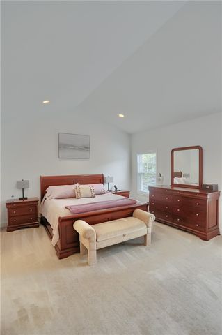 1653 Blackburn Heights Dr, Sewickley, PA 15143