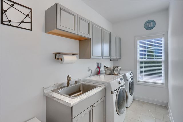 1653 Blackburn Heights Dr, Sewickley, PA 15143