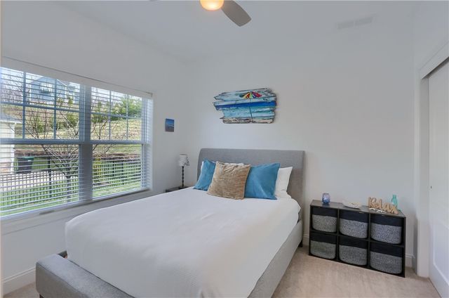 1653 Blackburn Heights Dr, Sewickley, PA 15143