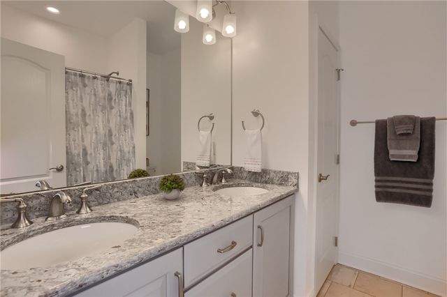 1653 Blackburn Heights Dr, Sewickley, PA 15143