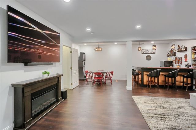 1653 Blackburn Heights Dr, Sewickley, PA 15143