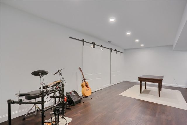 1653 Blackburn Heights Dr, Sewickley, PA 15143