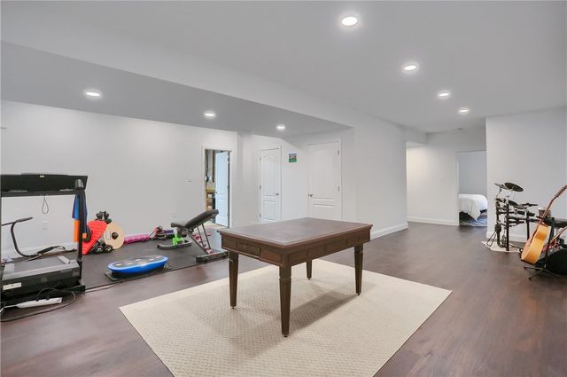 1653 Blackburn Heights Dr, Sewickley, PA 15143