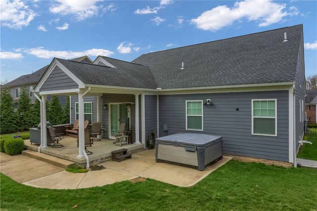 1653 Blackburn Heights Dr, Sewickley, PA 15143