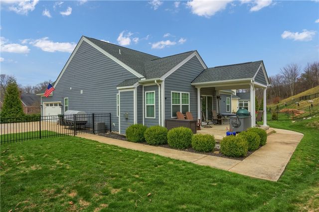 1653 Blackburn Heights Dr, Sewickley, PA 15143