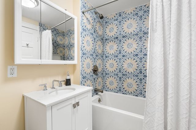 97 Montebello Road 6, Boston, MA 02130