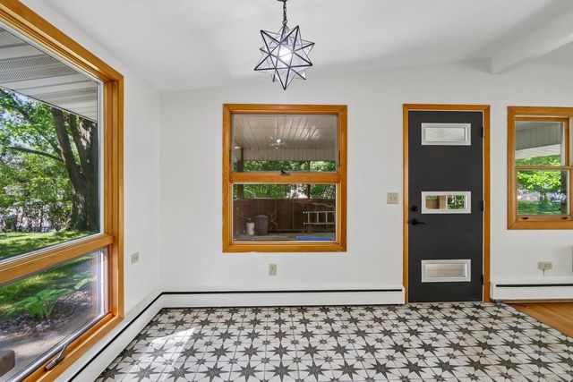 6633 E Wood Circle, Middleton, WI 53562