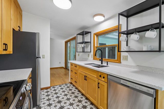6633 E Wood Circle, Middleton, WI 53562