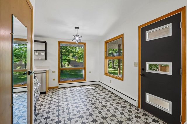 6633 E Wood Circle, Middleton, WI 53562