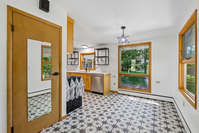 6633 E Wood Circle, Middleton, WI 53562