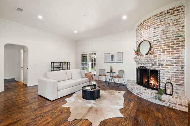 2610 Ridge Oak Place, Garland, TX 75044