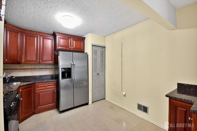 258 Kempsey Drive, North Brunswick, NJ 08902
