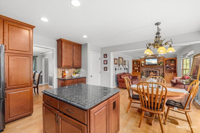 1628 Westminster Drive, Naperville, IL 60563