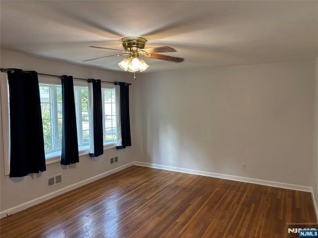 31 Farview Terrace 1st floor, Paramus, NJ 07652