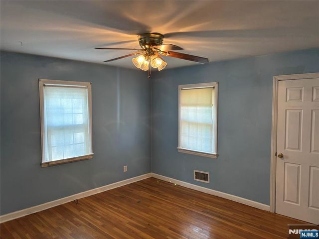 31 Farview Terrace 1st floor, Paramus, NJ 07652