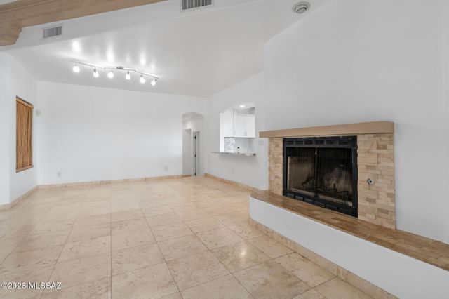 6420 N Regal Manor Drive, Tucson, AZ 85750