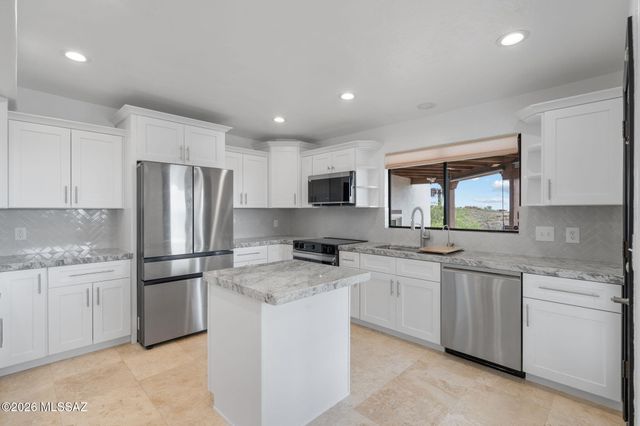 6420 N Regal Manor Drive, Tucson, AZ 85750