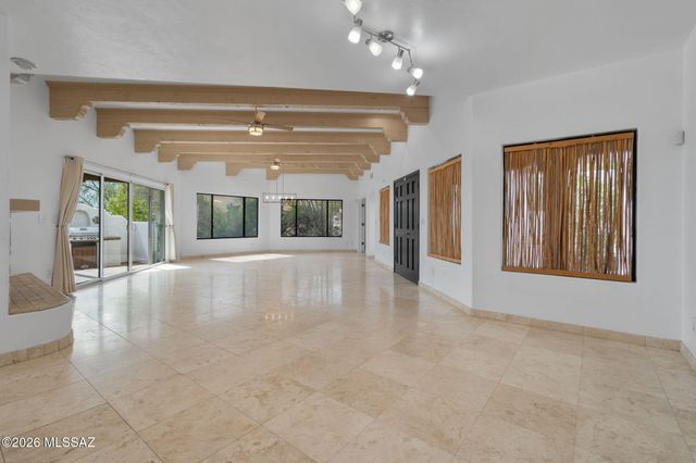 6420 N Regal Manor Drive, Tucson, AZ 85750